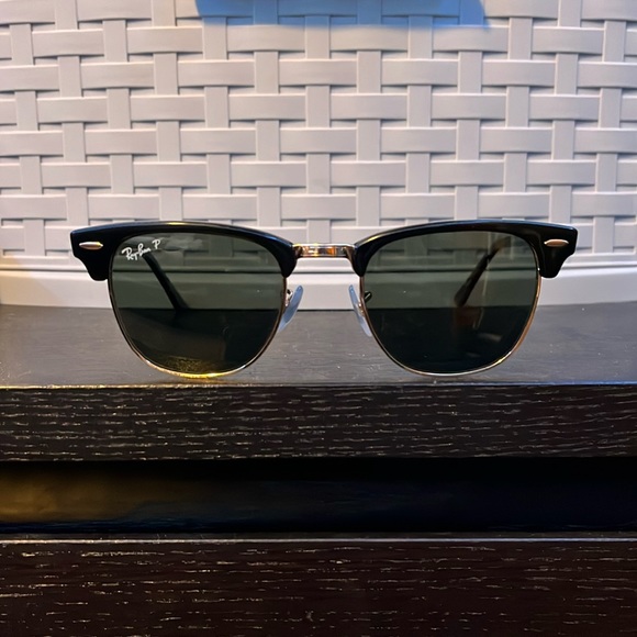 Ray-Ban Clubmaster Classic POLARIZED RB3016 901/58 polished black